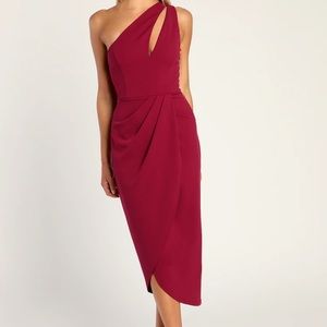 Cocktail dress with tags never worn burgundy
